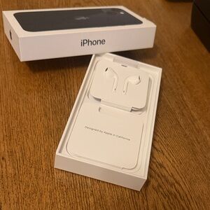 Apple iPhone White EarPods Came with IPhone 13, New